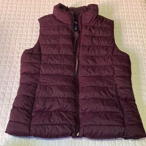 Gap puffer vest, Size S, Eggplant/Plum color